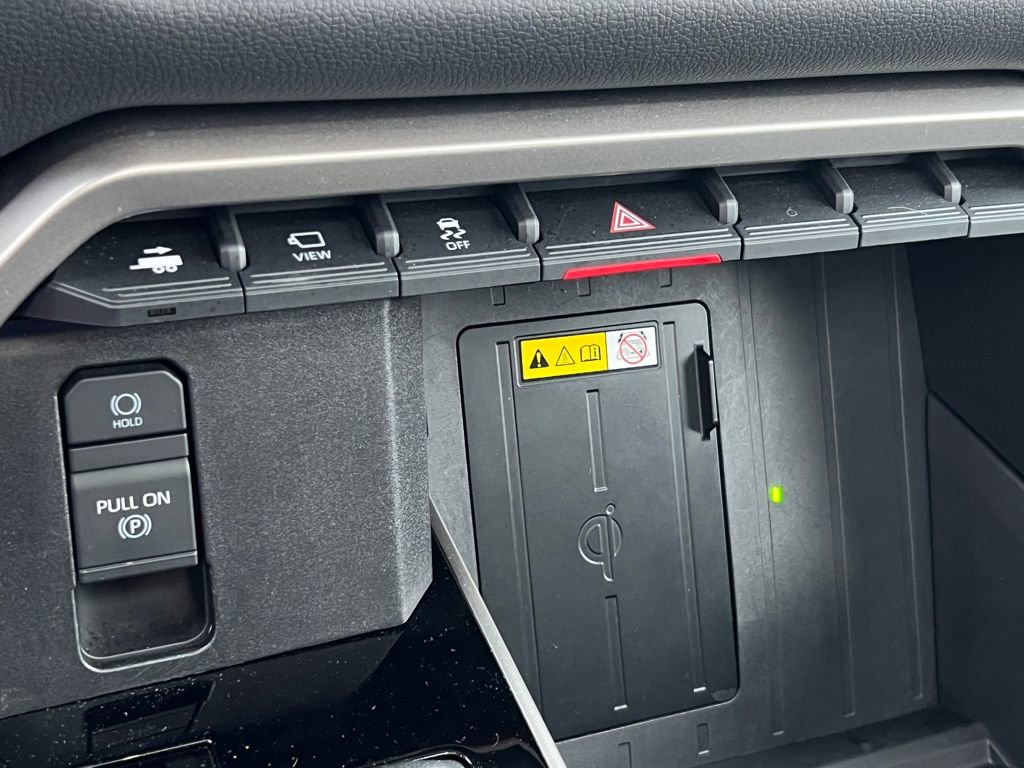 Used 2024 Toyota Tundra Limited image 30