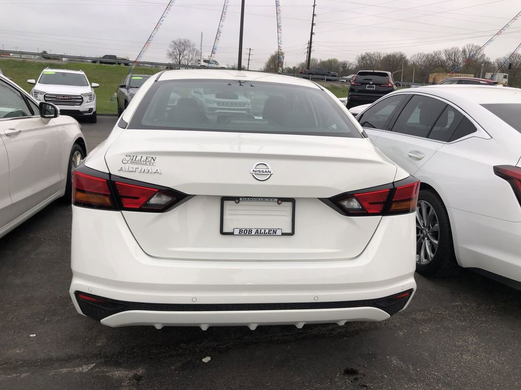 Used 2025 Nissan Altima 2.5 SV AWD/4WD image 9