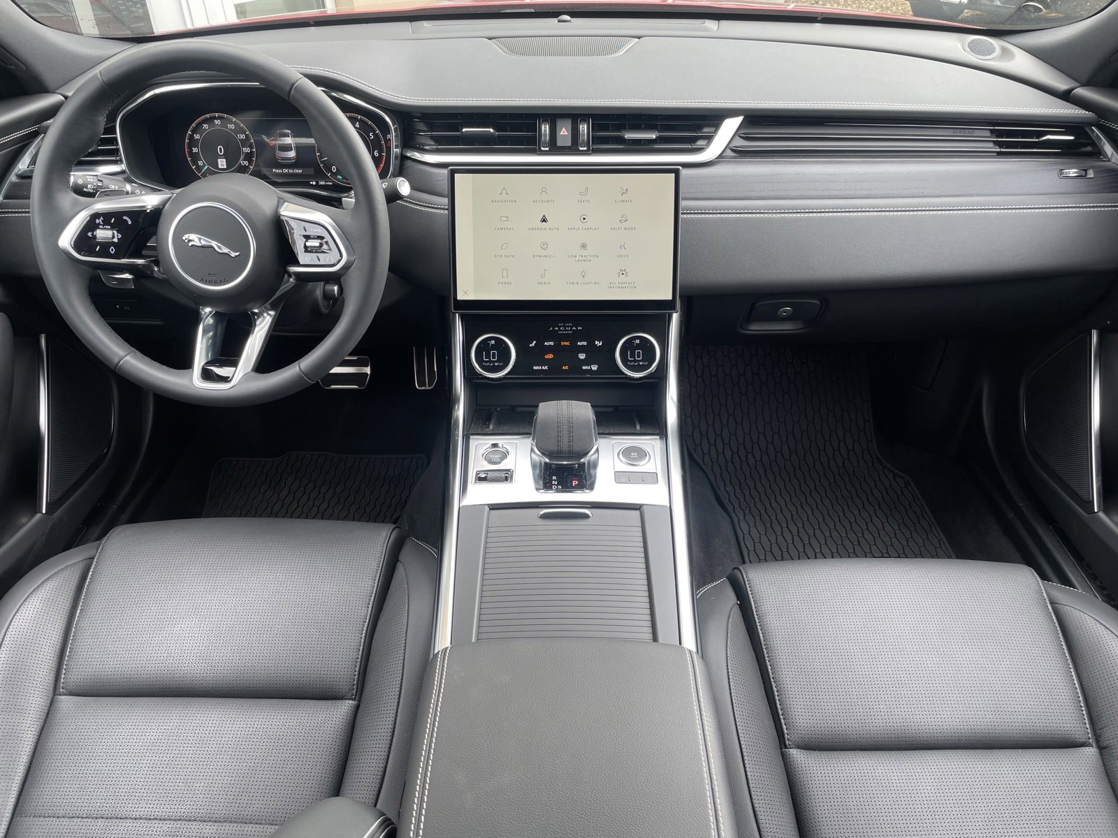 Certified 2024 Jaguar XF R-Dynamic SE image 26