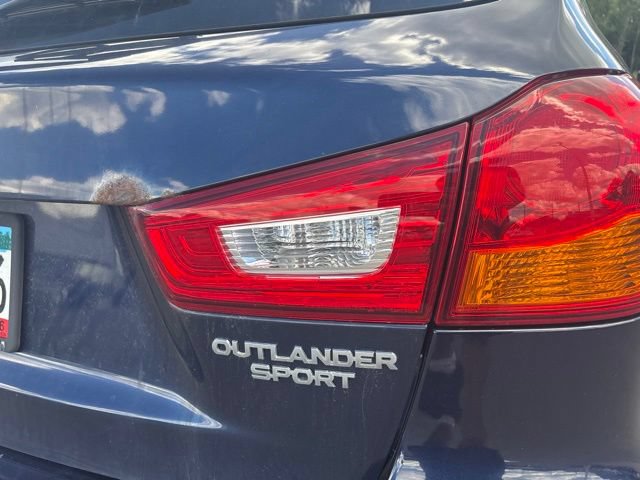 Used 2011 Mitsubishi Outlander Sport SE AWD/4WD image 8