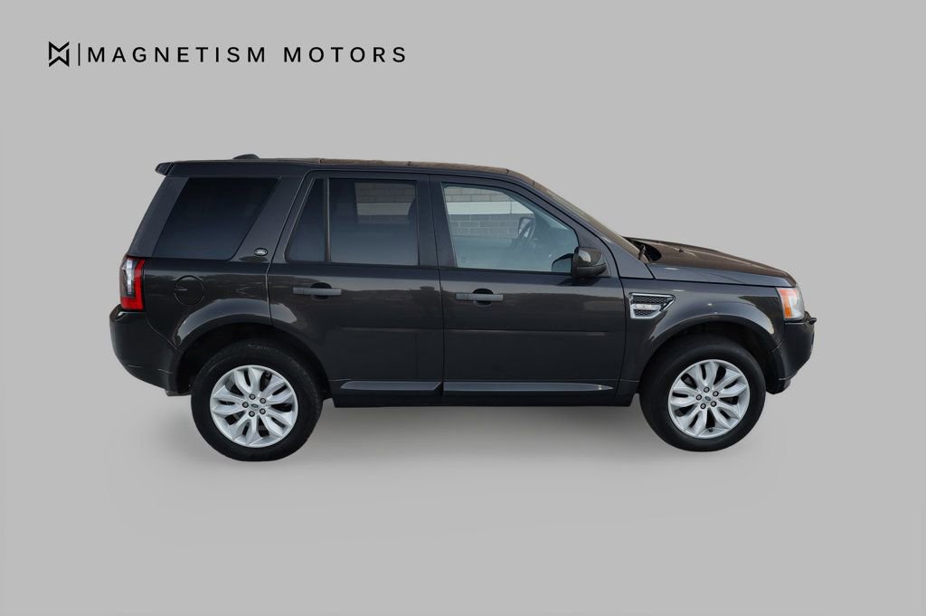 Used 2012 Land Rover LR2 HSE image 3