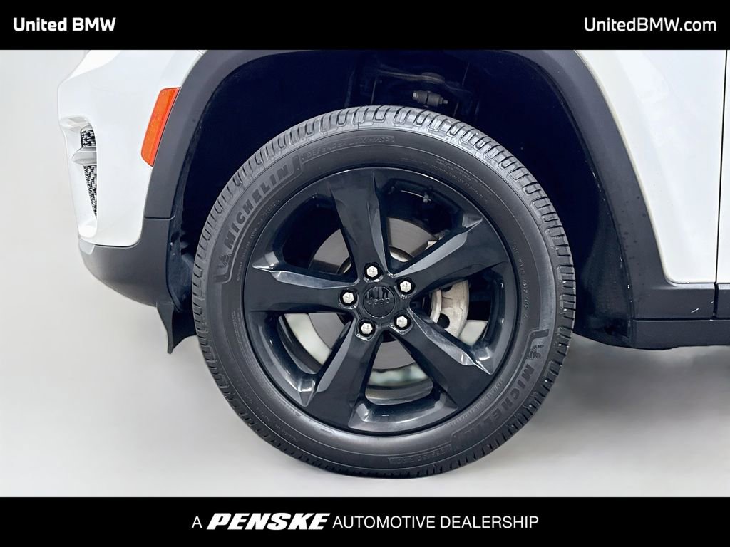 Used 2023 Jeep Grand Cherokee Altitude RWD image 2