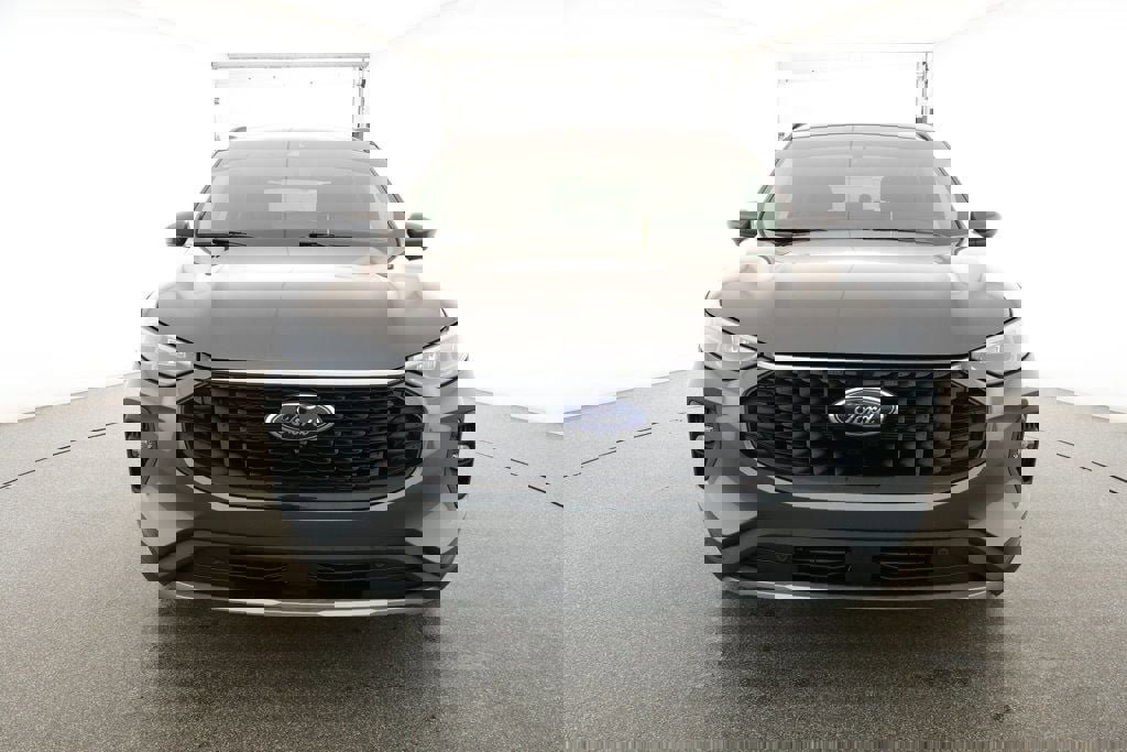 Used 2024 Ford Escape Platinum image 2