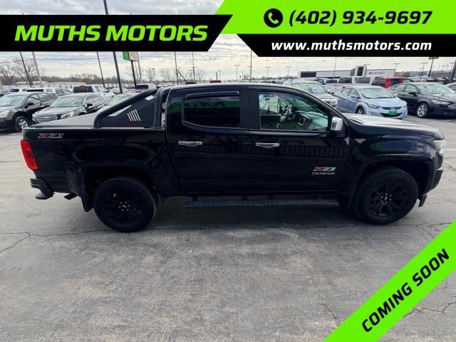 Used 2017 Chevrolet Colorado Z71 w/ Z71 Midnight Edition image 3