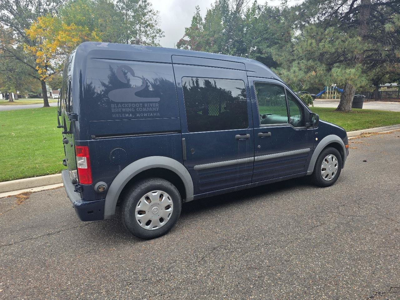 Used 2010 Ford Transit Connect XLT FWD image 2