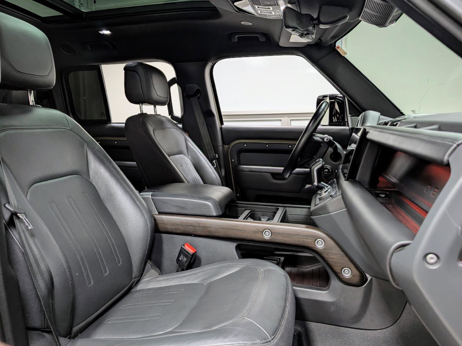 Used 2023 Land Rover Defender 130 X AWD/4WD image 28