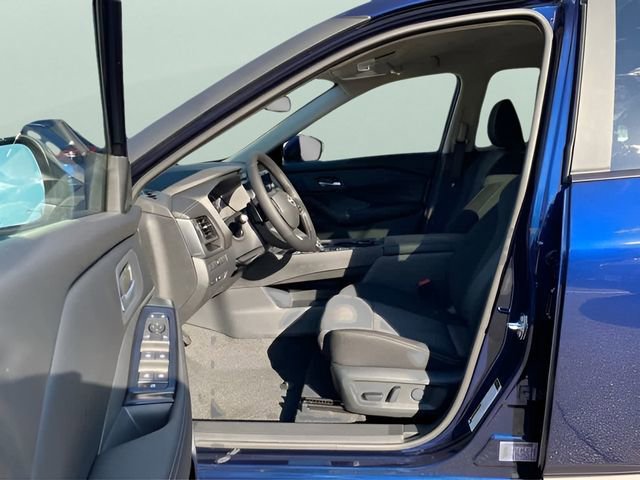 New 2026 Nissan Rogue SV w/ Cold Weather Package AWD/4WD image 11