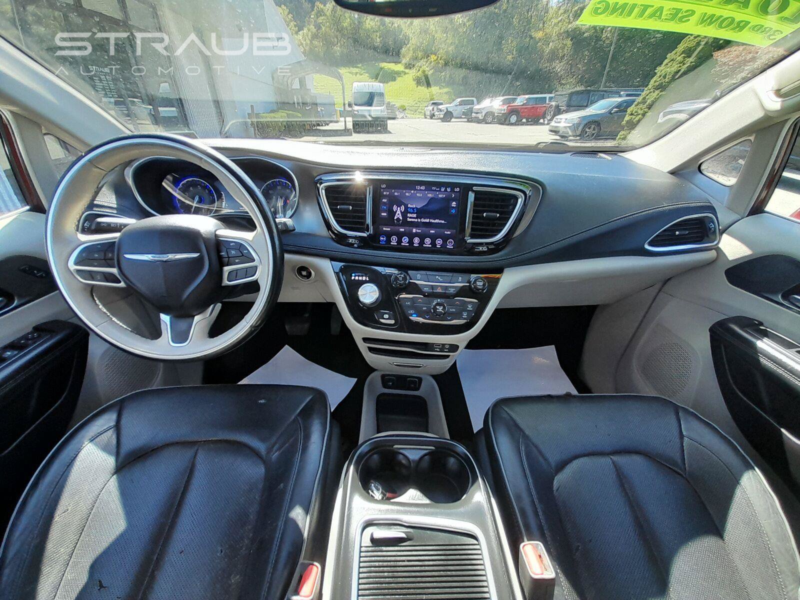 Used 2019 Chrysler Pacifica Limited FWD image 44