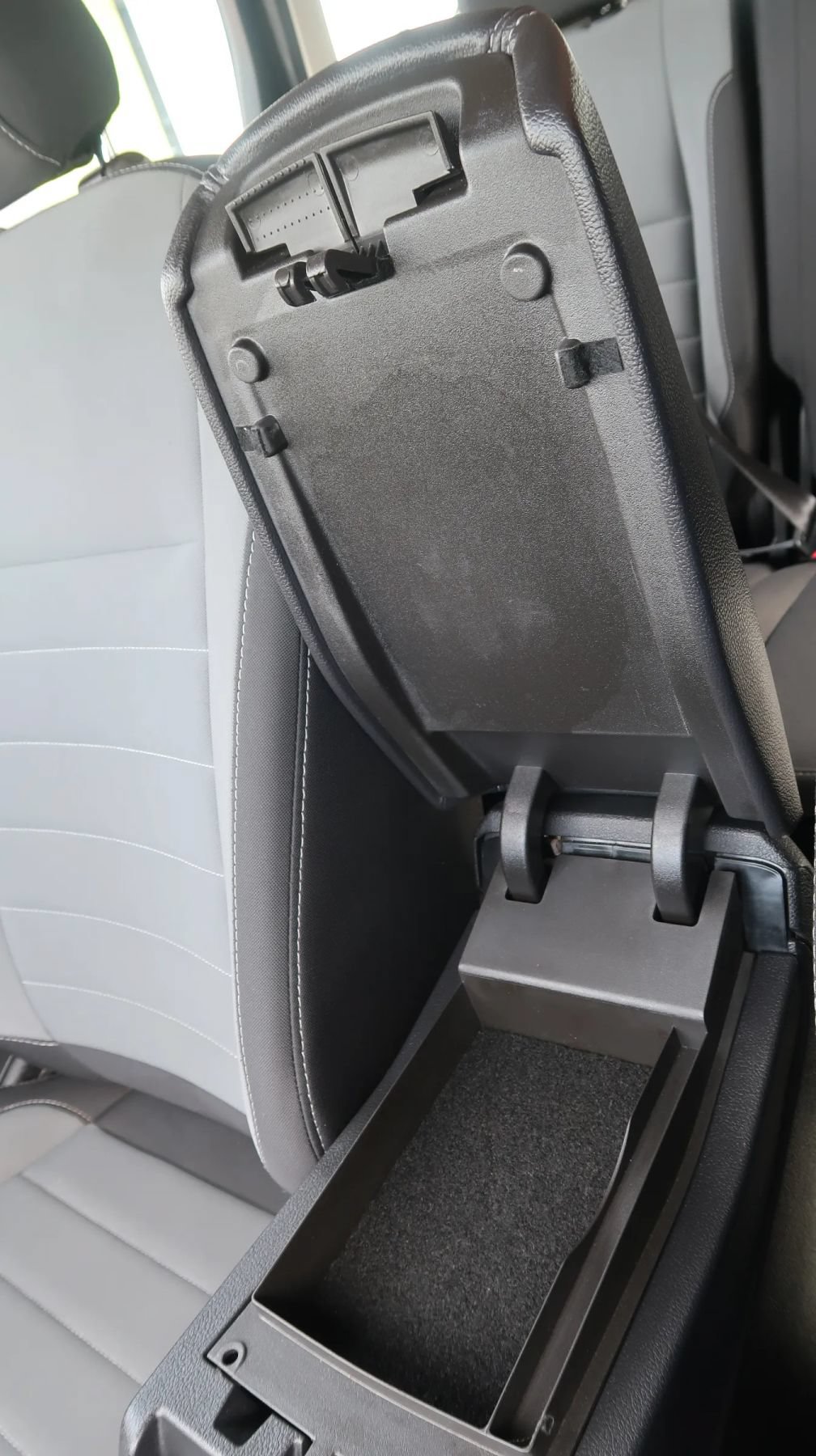 Used 2019 Ford Escape S FWD image 28