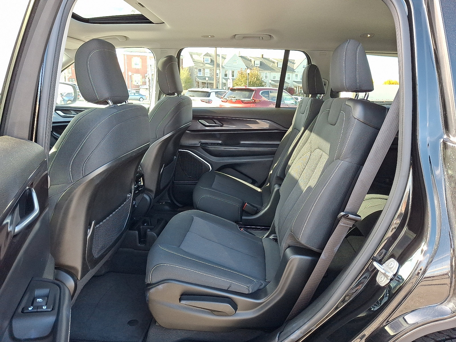 Used 2021 Jeep Grand Cherokee L Laredo w/ Luxury Tech Group I image 12