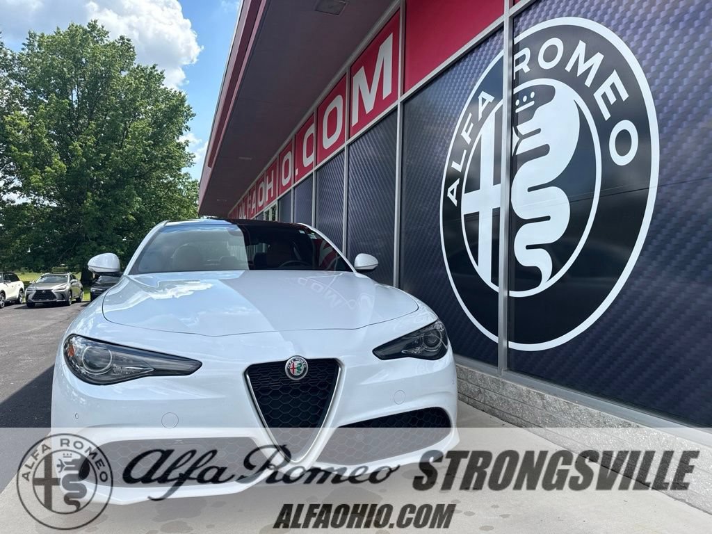 Used 2022 Alfa Romeo Giulia Ti AWD/4WD image 1