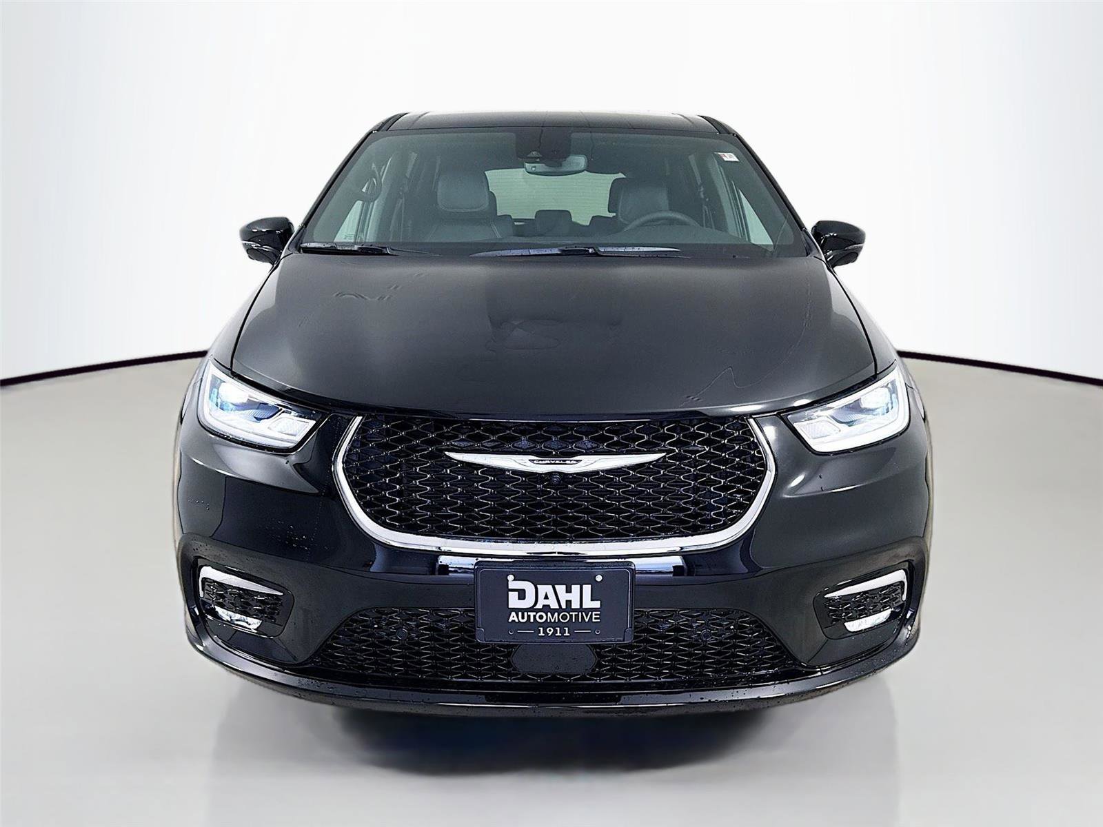 New 2026 Chrysler Pacifica Select image 2