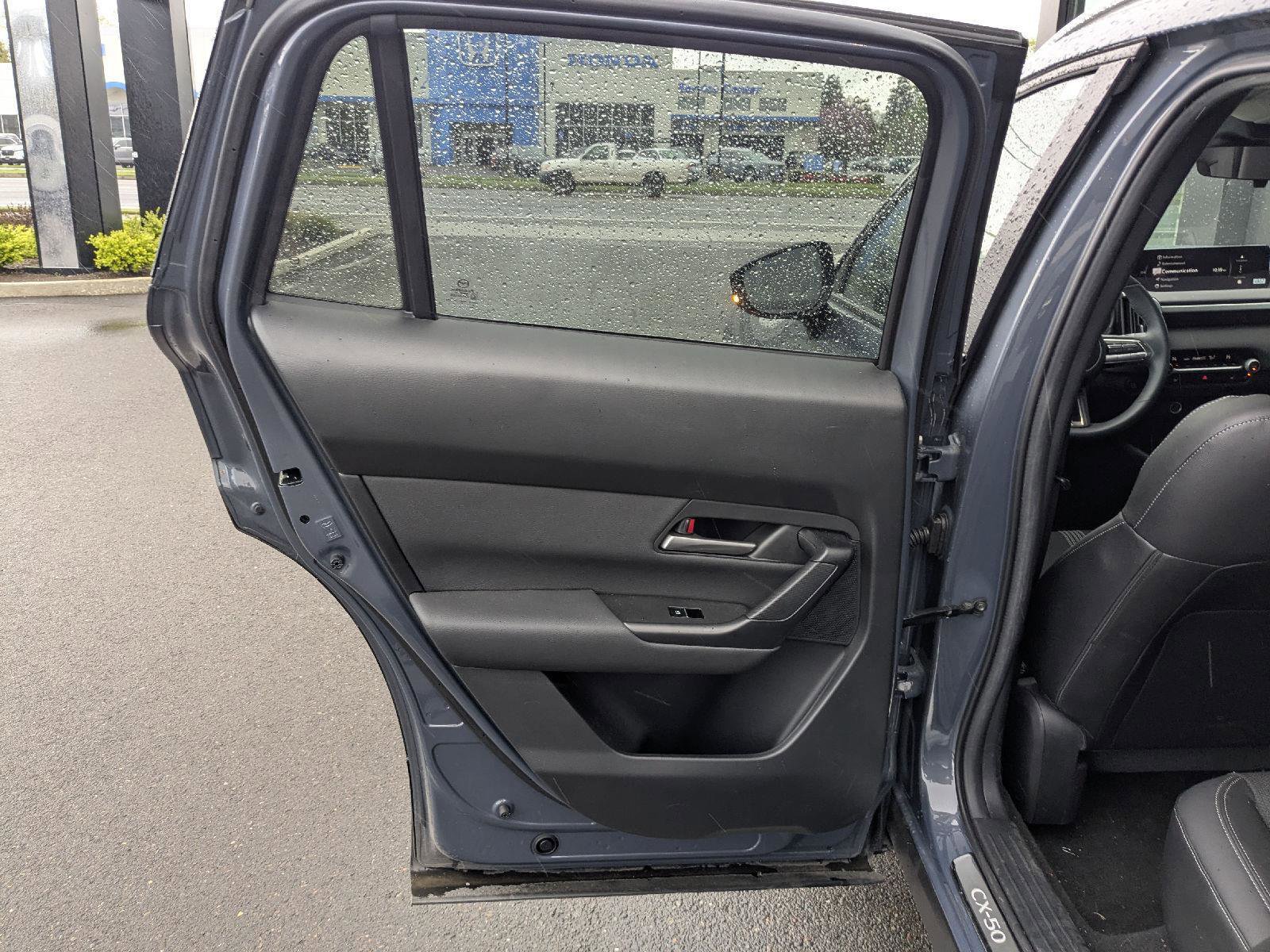 Used 2025 MAZDA CX-50 AWD 2.5 S w/ Accent Package image 10