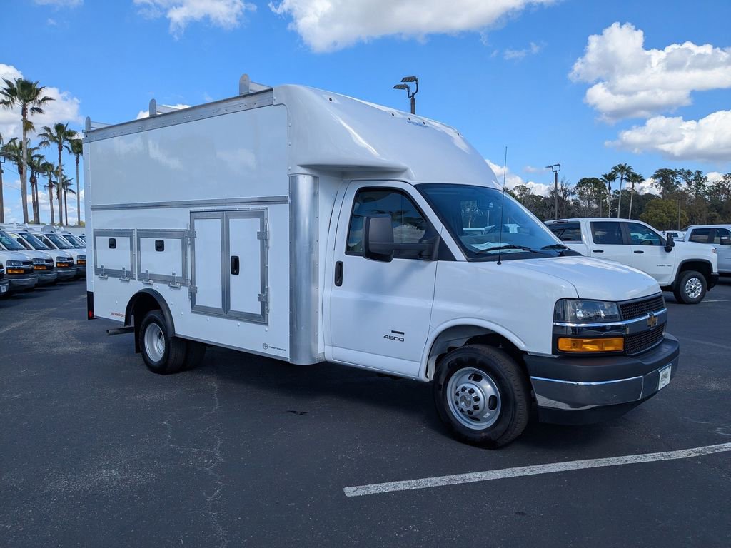 New 2025 Chevrolet Express 4500 w/ Power Convenience Package image 2