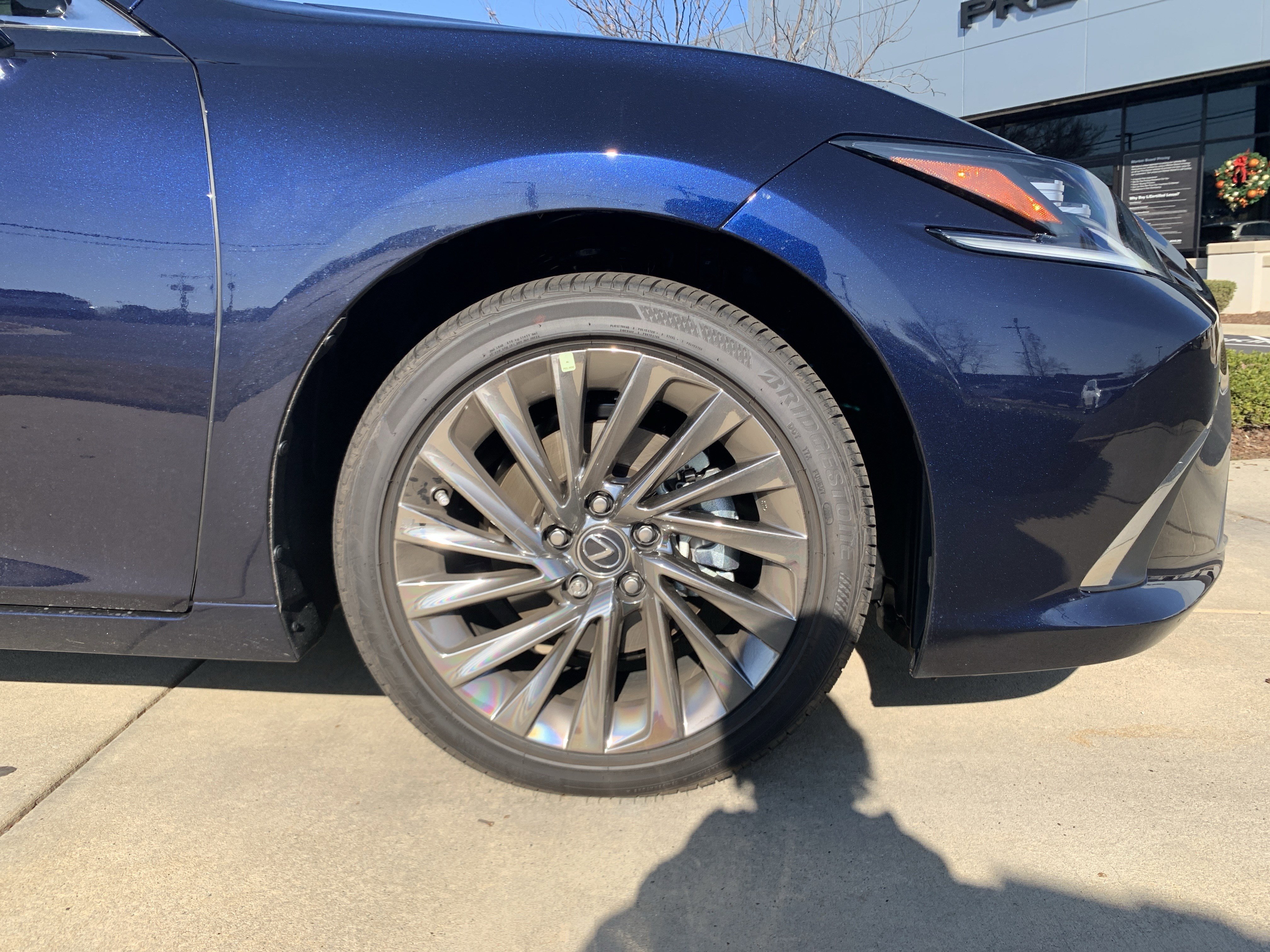 Used 2025 Lexus ES 350 Ultra Luxury image 13