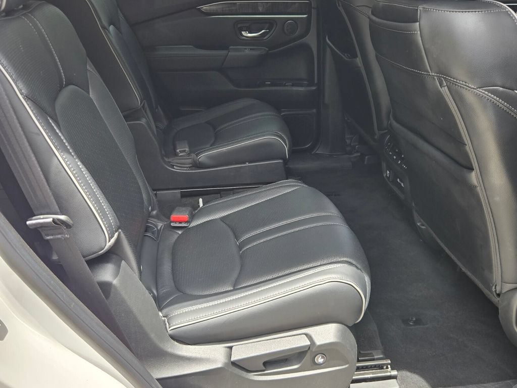Used 2023 Honda Pilot Elite image 19