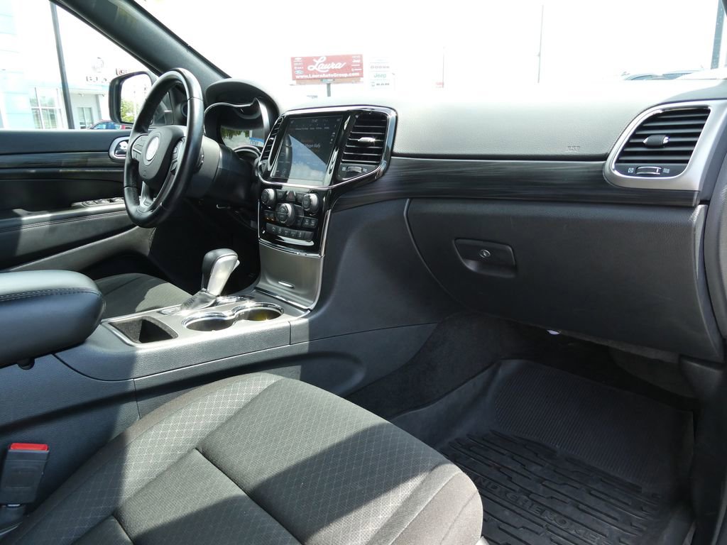 Used 2022 Jeep Grand Cherokee Laredo E AWD/4WD image 15