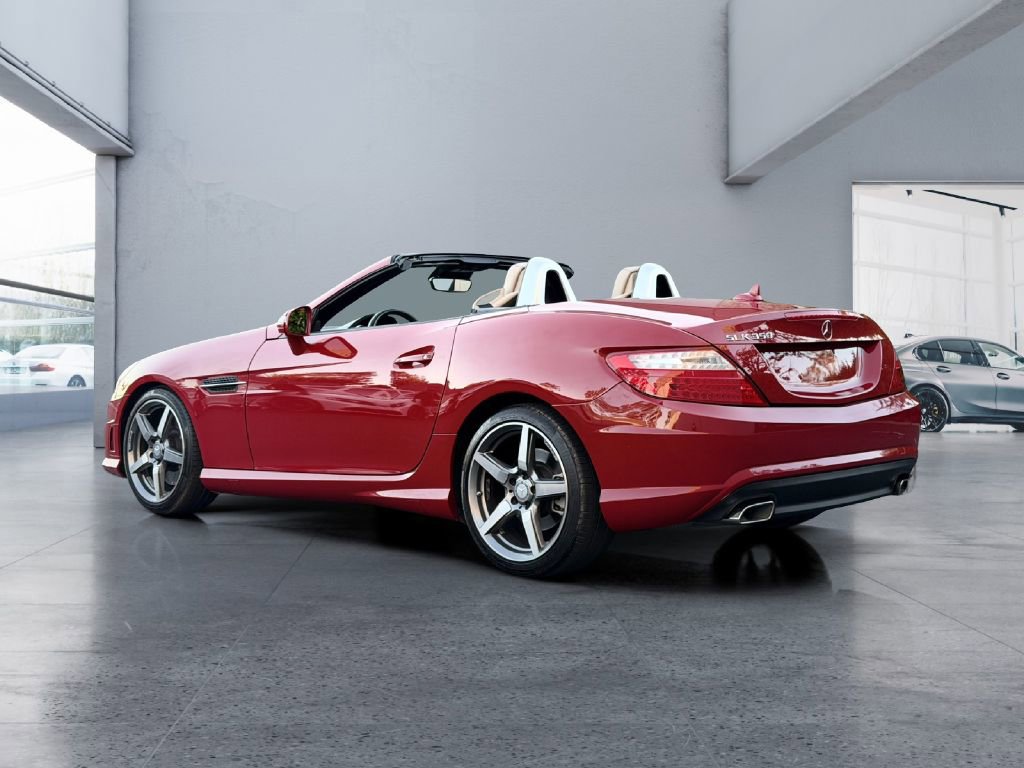 Used 2015 Mercedes-Benz SLK 350 image 14