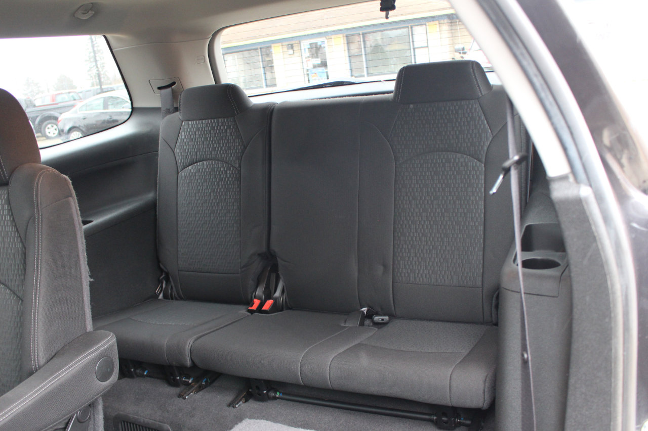 Used 2015 GMC Acadia SLE image 32