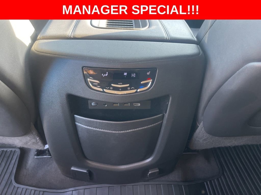 Used 2019 Cadillac Escalade Premium Luxury AWD/4WD image 16