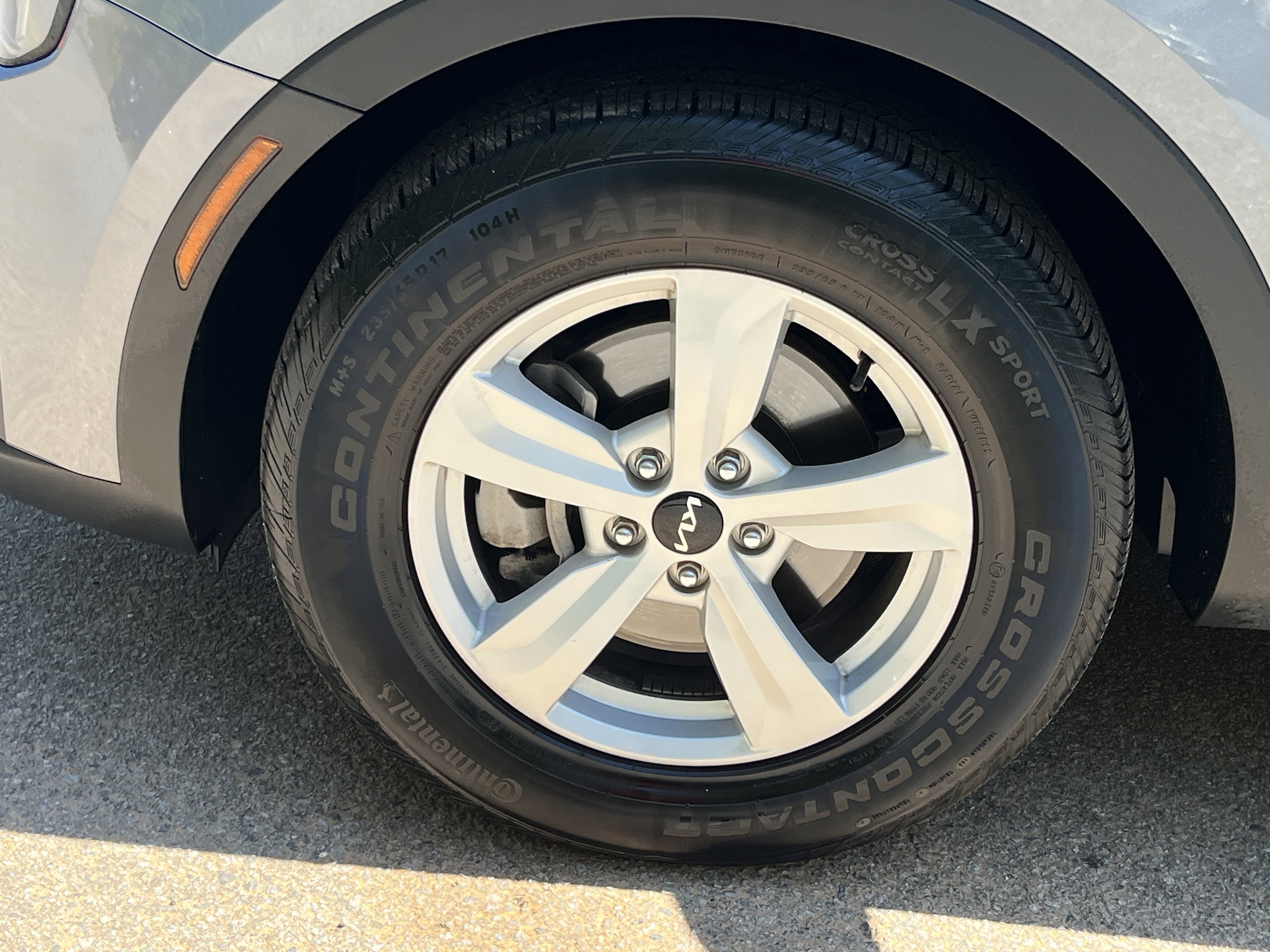 Certified 2025 Kia Sorento LX image 27