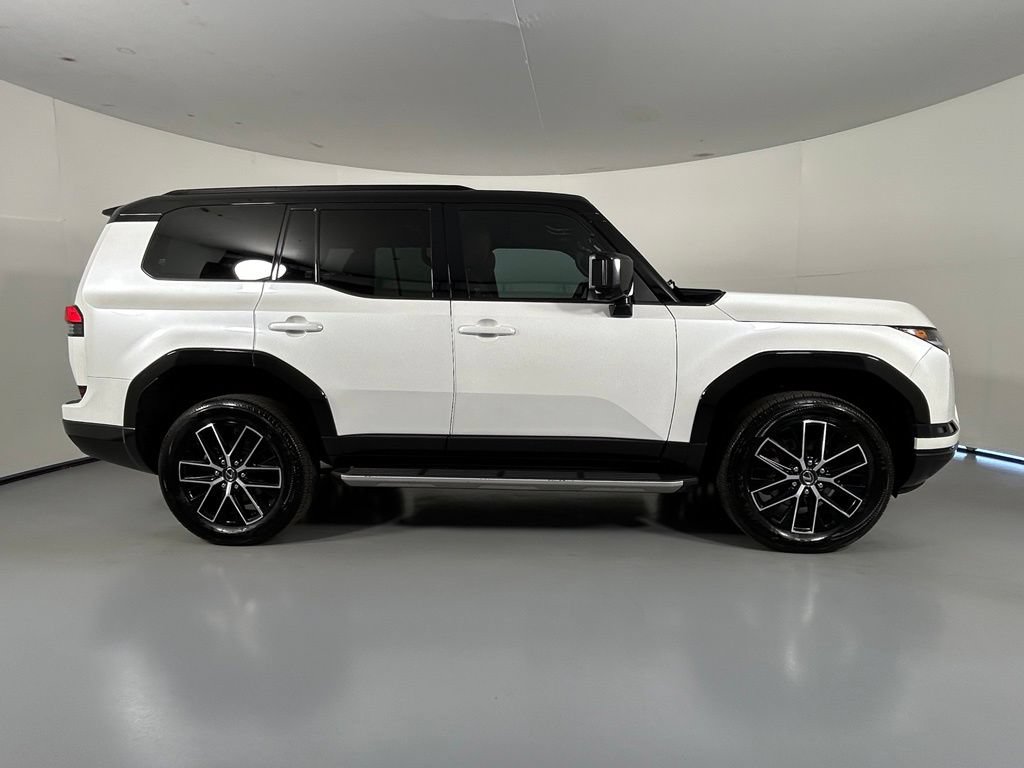 Used 2024 Lexus GX 550 w/ Accessory Package (Z1) AWD/4WD image 8