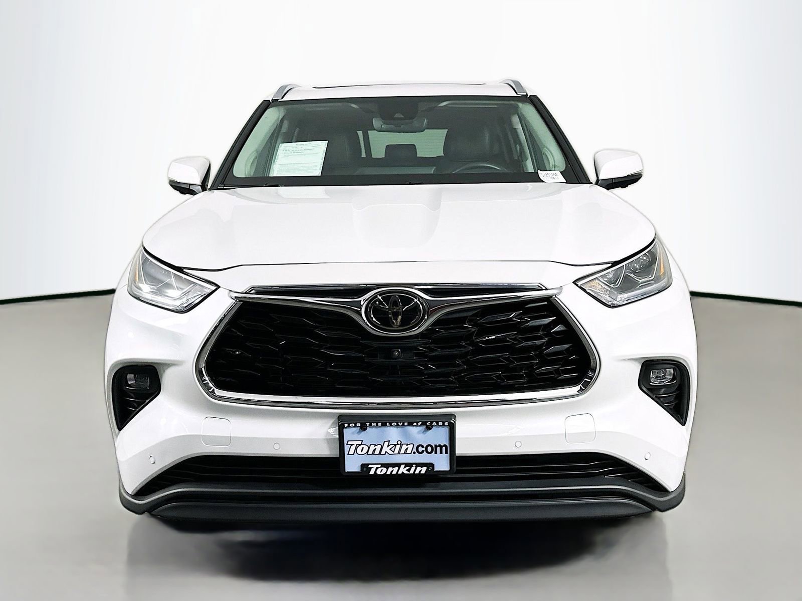 Used 2024 Toyota Highlander Limited image 2