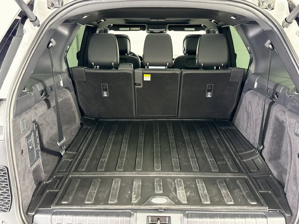 Used 2025 Land Rover Discovery S AWD/4WD image 27