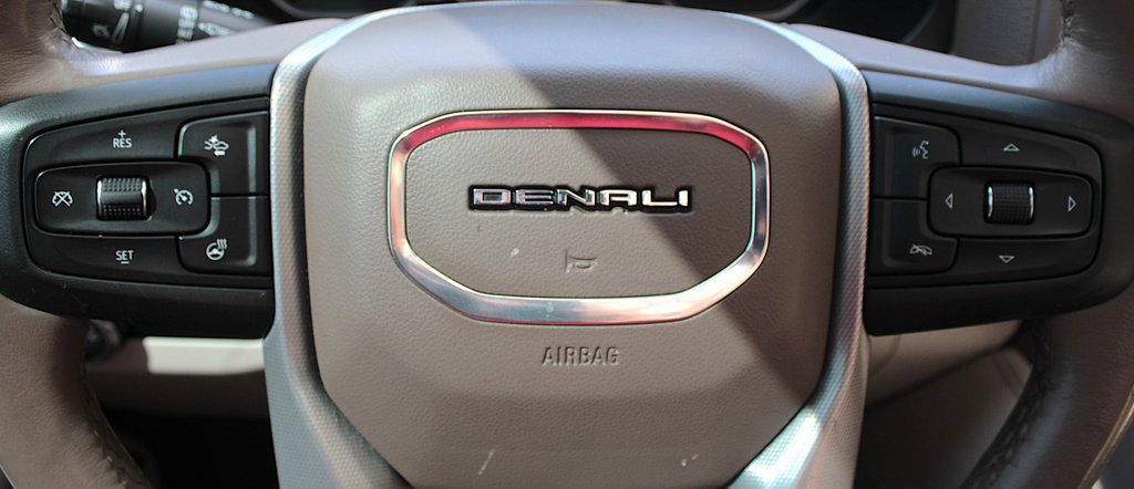 Used 2021 GMC Yukon XL Denali w/ Denali Premium Package image 20