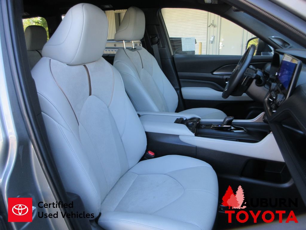 Certified 2025 Toyota Grand Highlander AWD Hybrid image 15