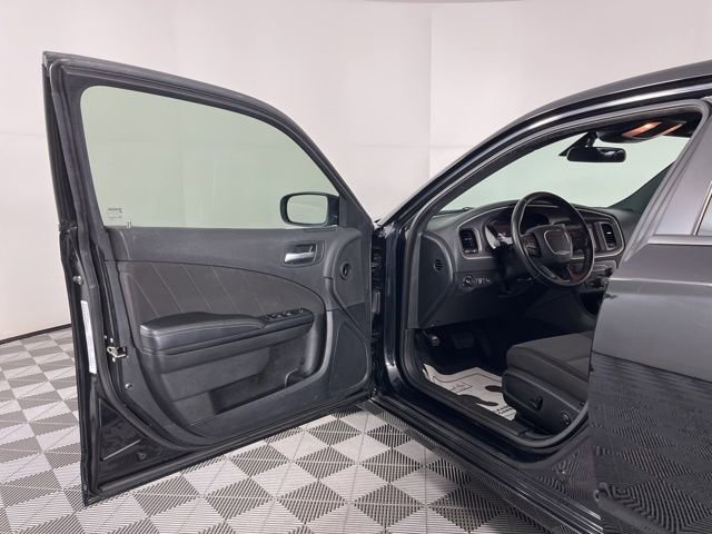 Used 2022 Dodge Charger SXT w/ Blacktop Package image 17