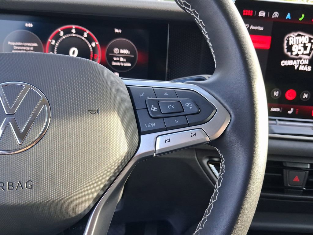 Certified 2025 Volkswagen Tiguan SE image 20