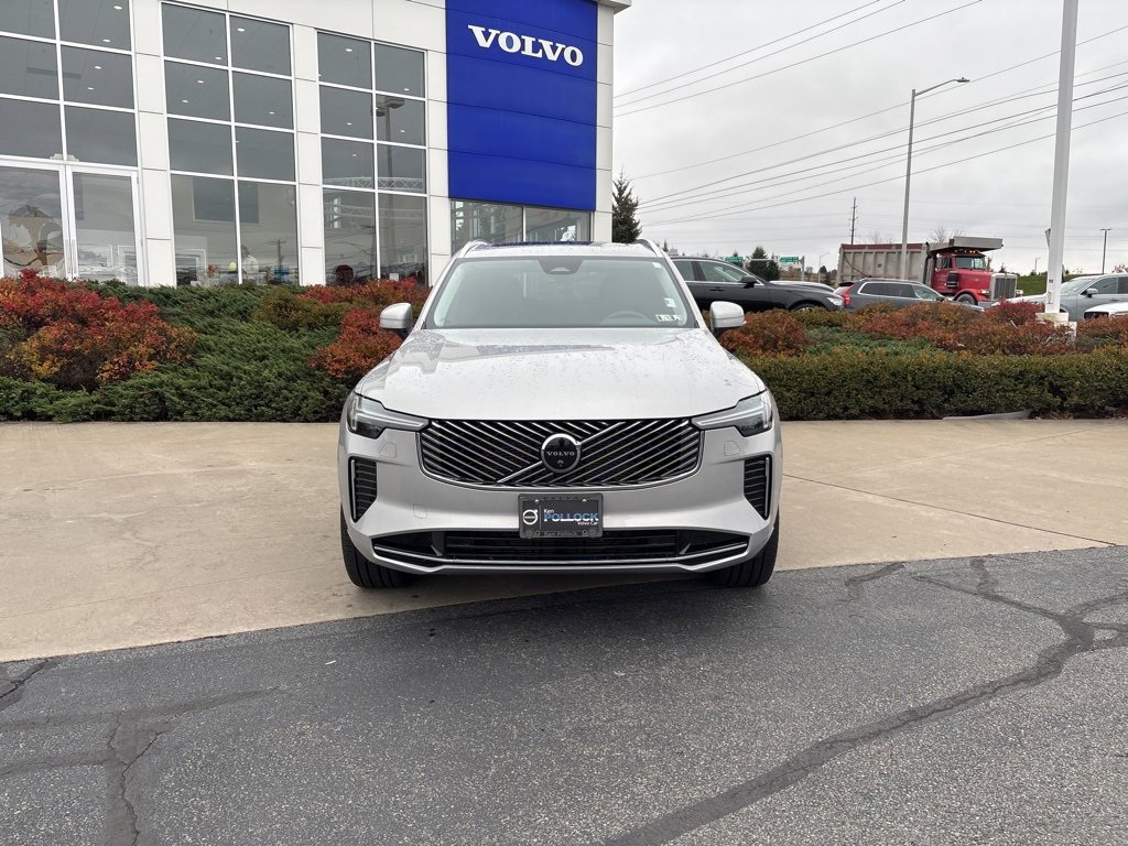 Certified 2025 Volvo XC90 B6 Plus image 2