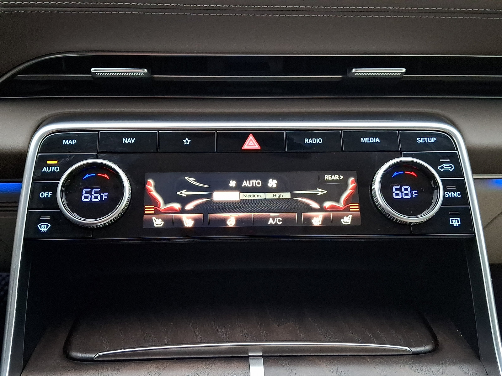 Used 2024 Genesis GV80 3.5T w/ Prestige Package AWD/4WD image 16
