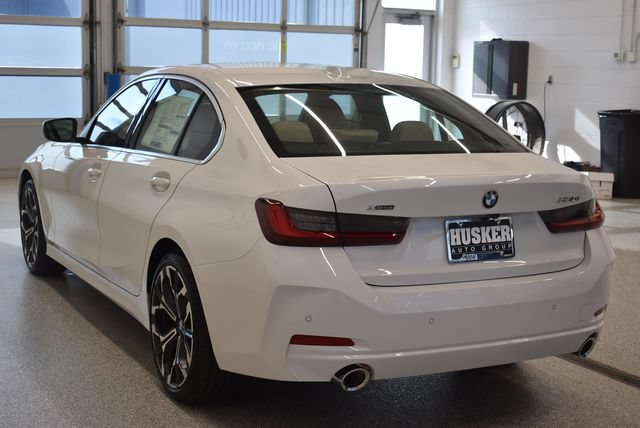 New 2026 BMW 330i xDrive Sedan w/ Convenience Package AWD/4WD image 10