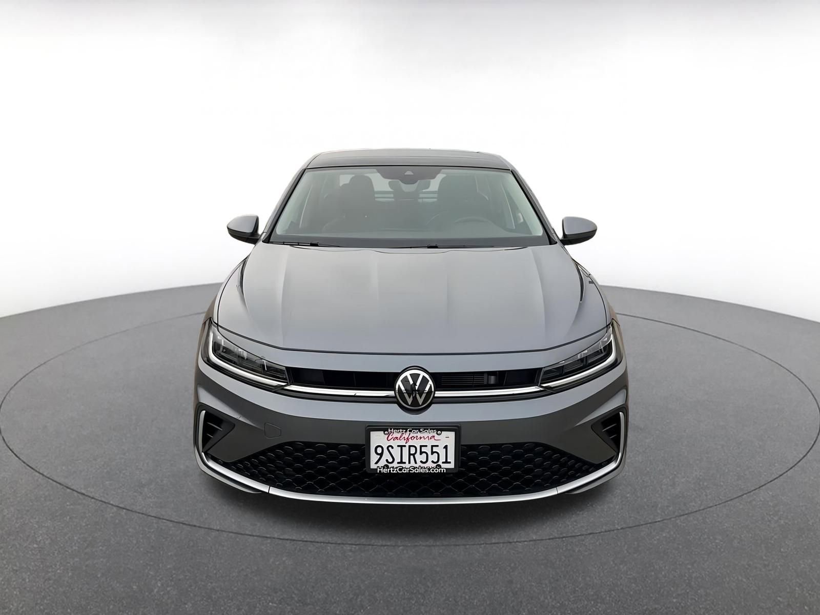 Used 2025 Volkswagen Jetta SE image 4