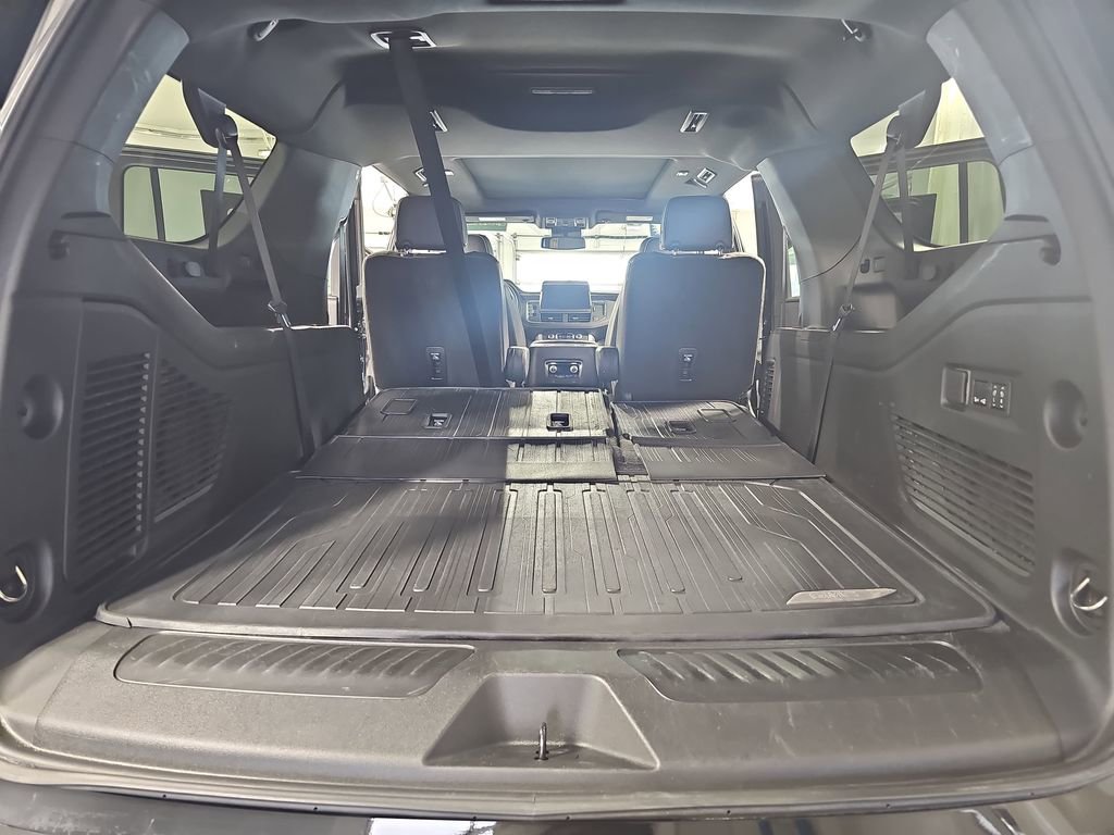 Certified 2024 GMC Yukon XL SLT w/ SLT Premium Package image 18