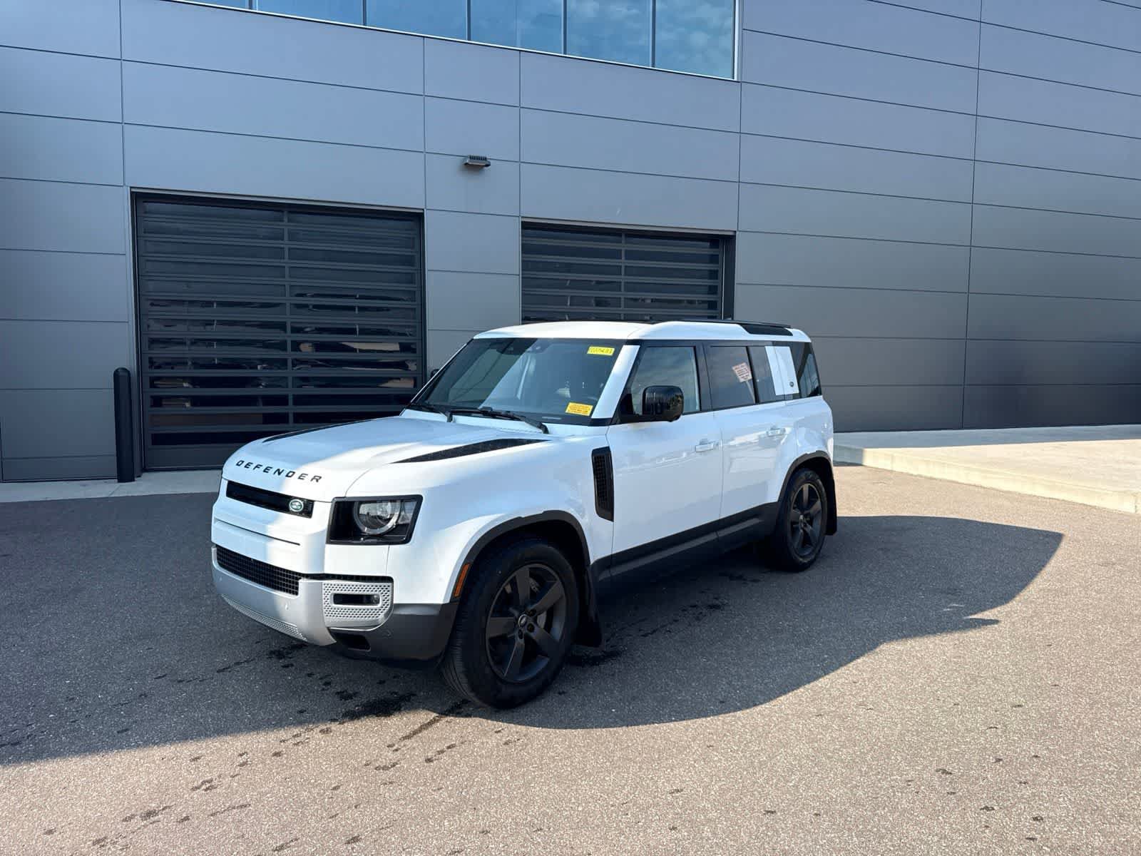 Used 2023 Land Rover Defender 110 SE AWD/4WD video 1
