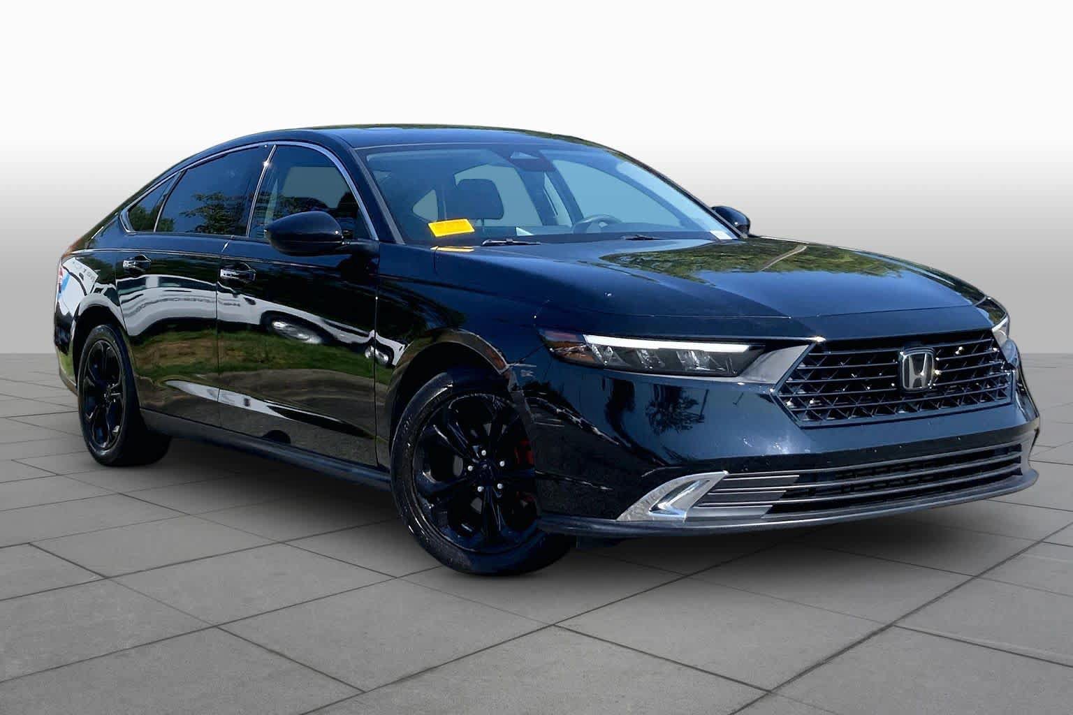Used 2023 Honda Accord EX image 3