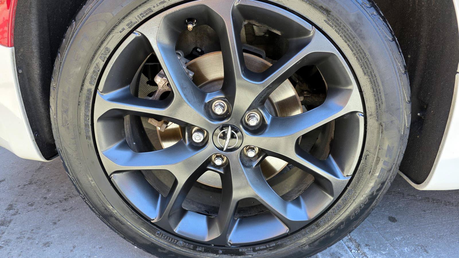 Used 2021 Chrysler Pacifica Touring-L w/ Uconnect Theater Family Group AWD/4WD image 22