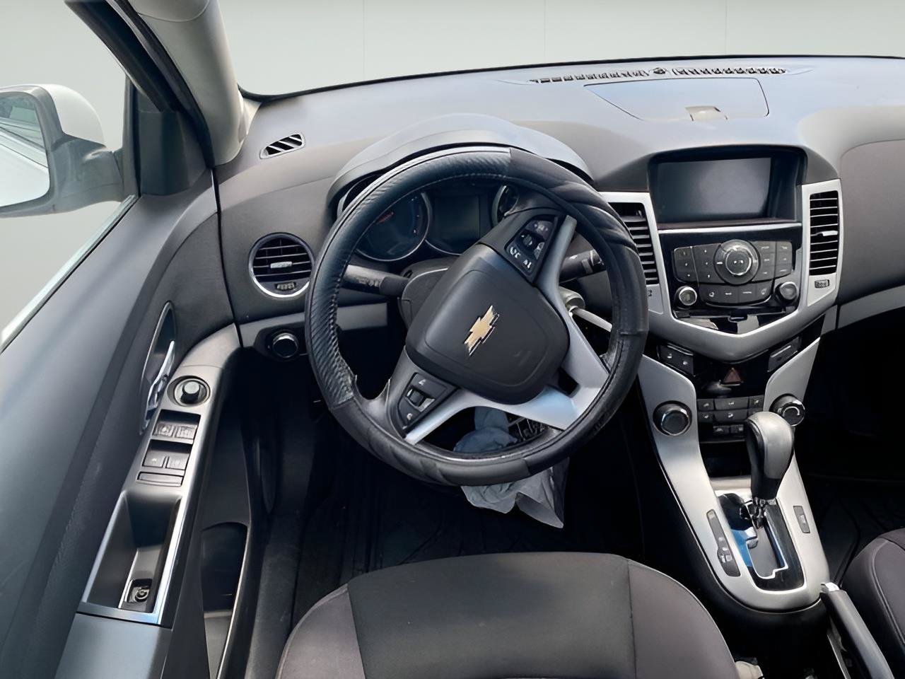 Used 2014 Chevrolet Cruze LT FWD image 29