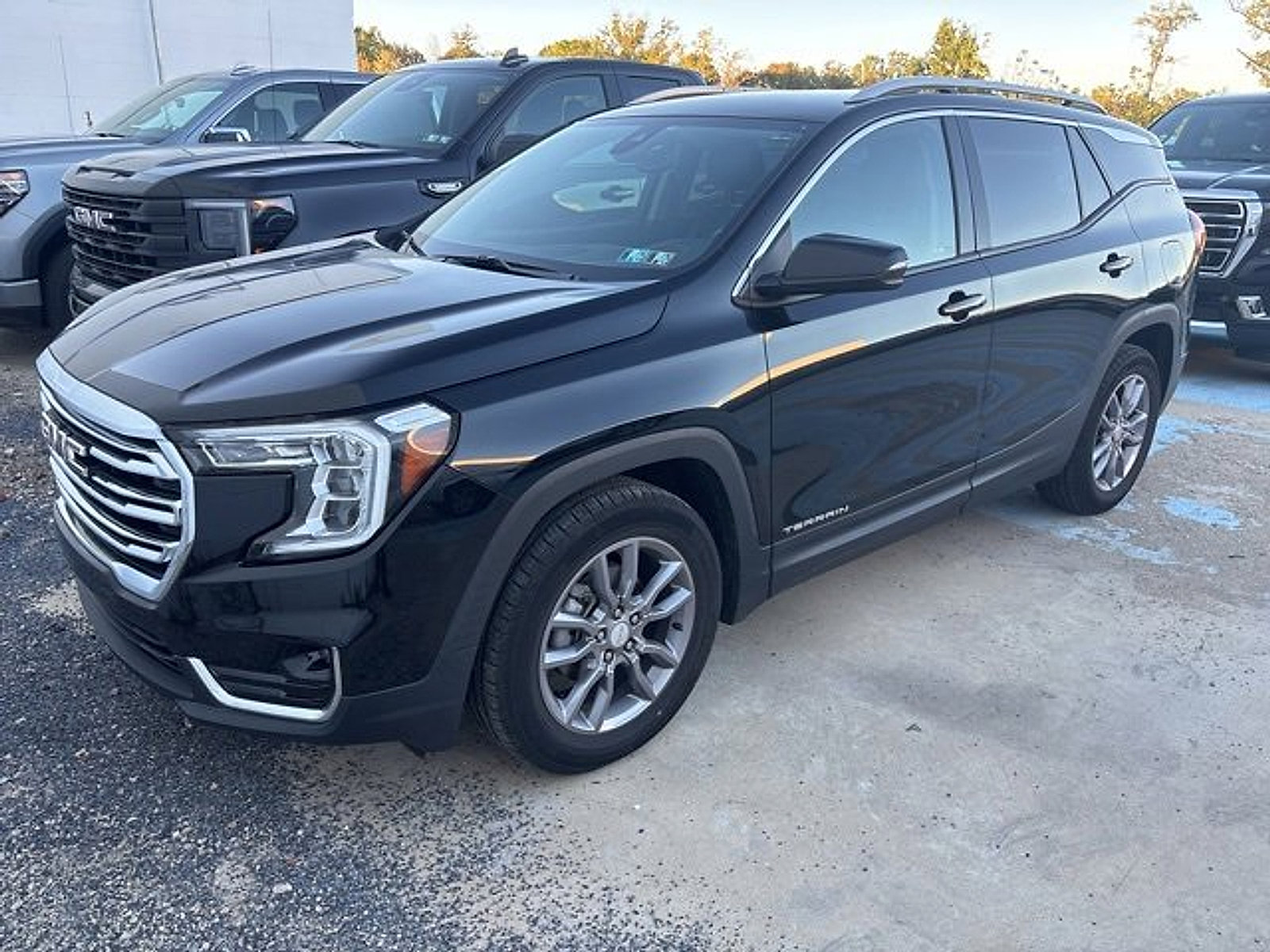 Used 2022 GMC Terrain SLT w/ Infotainment Package II