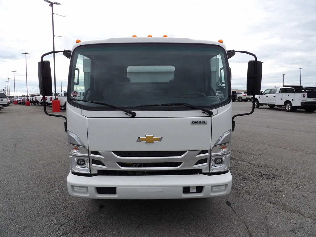 Used 2024 Chevrolet Low Cab Forward 5500HD RWD image 24