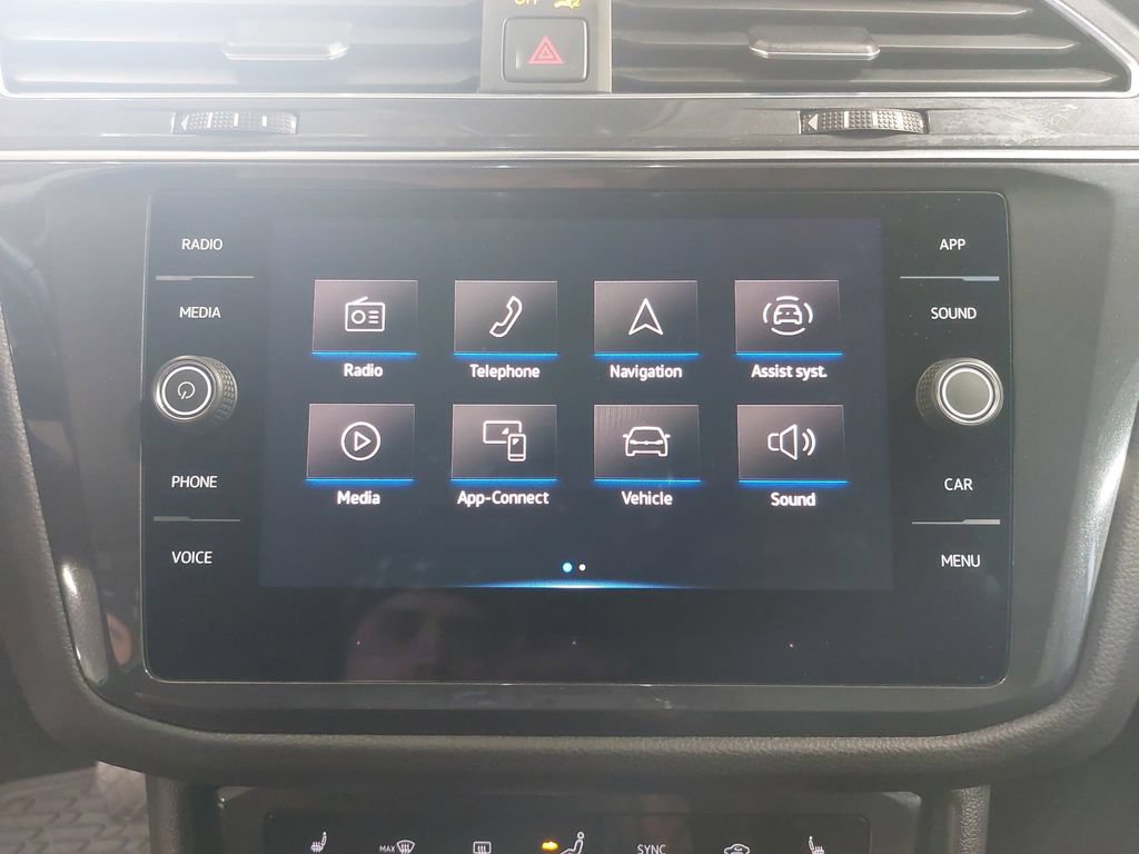 Used 2022 Volkswagen Tiguan SE AWD/4WD image 21