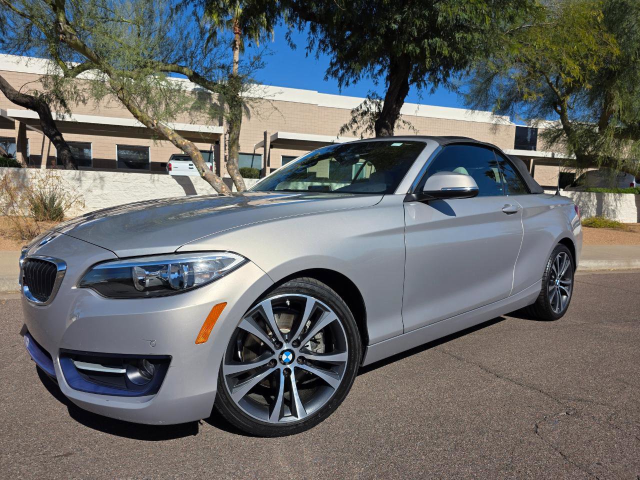 Used 2017 BMW 230i Convertible image 2