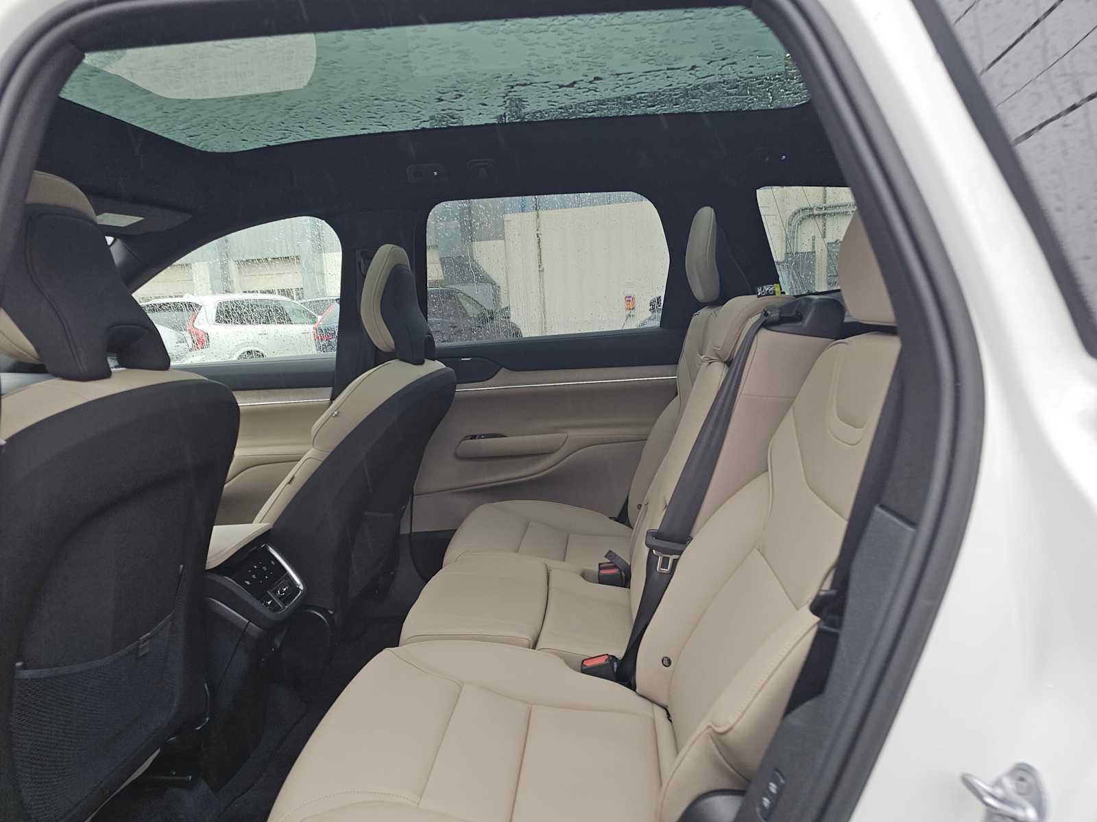 New 2025 Volvo EX90 Ultra AWD/4WD image 19