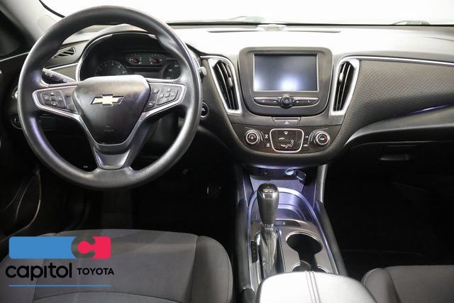 Used 2018 Chevrolet Malibu LT FWD image 13
