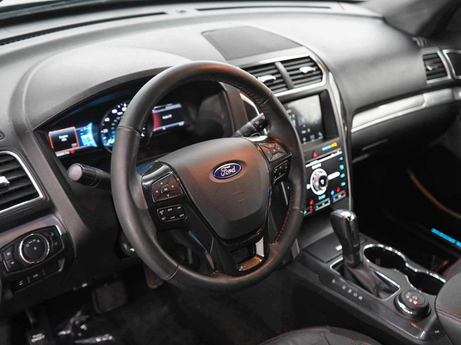 Used 2017 Ford Explorer Sport w/ Equipment Group 401A AWD/4WD image 22