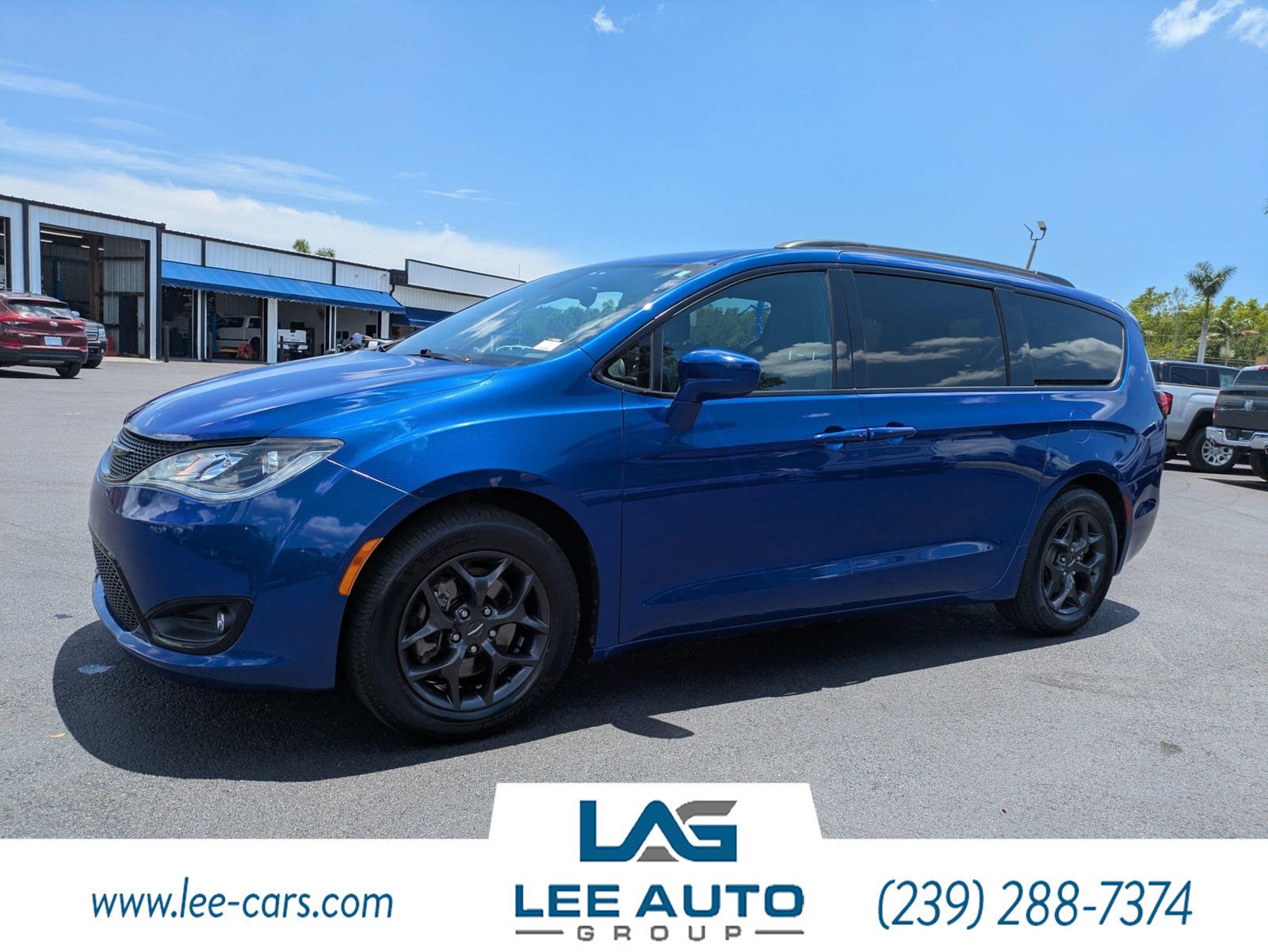 Used 2018 Chrysler Pacifica Touring-L w/ Premium Audio Group FWD image 6