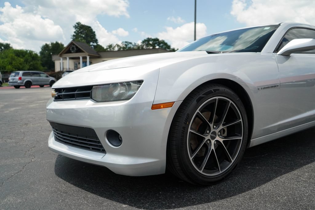 Used 2015 Chevrolet Camaro LT RWD image 17